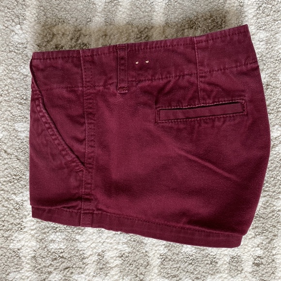 •Hollister• (2) Low-Rise Cargo Short Shorts - Picture 13 of 16